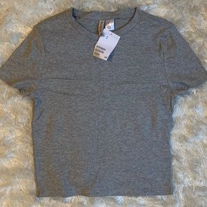 Short sleeve Gray Crop Top Size M
